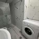Petrit * Sarandë